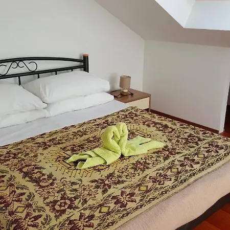 Apartment Ira *