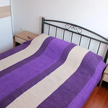 Apartment Ira *
