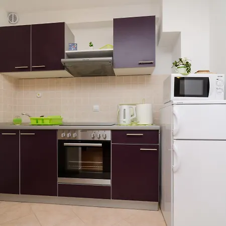 Ira Апартаменты *