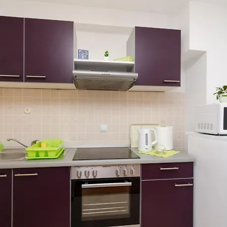 Ira Apartment