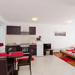 Ira شقة