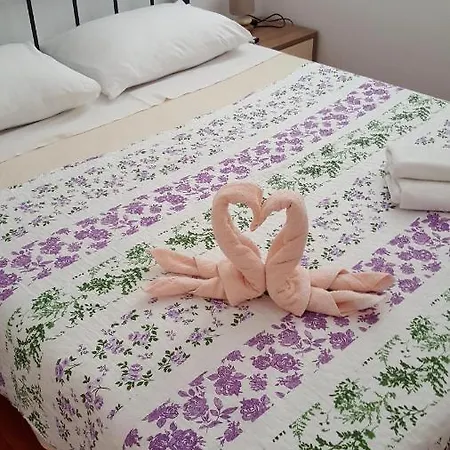 Ira Apartman *