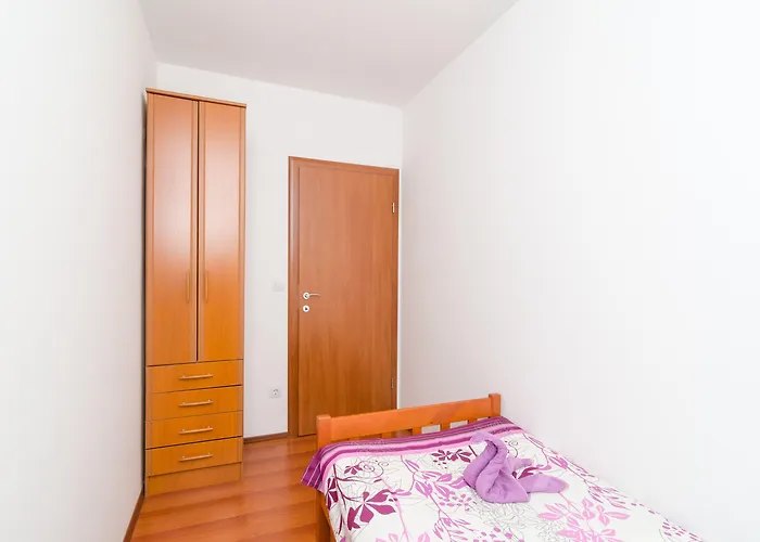 Ira Apartament