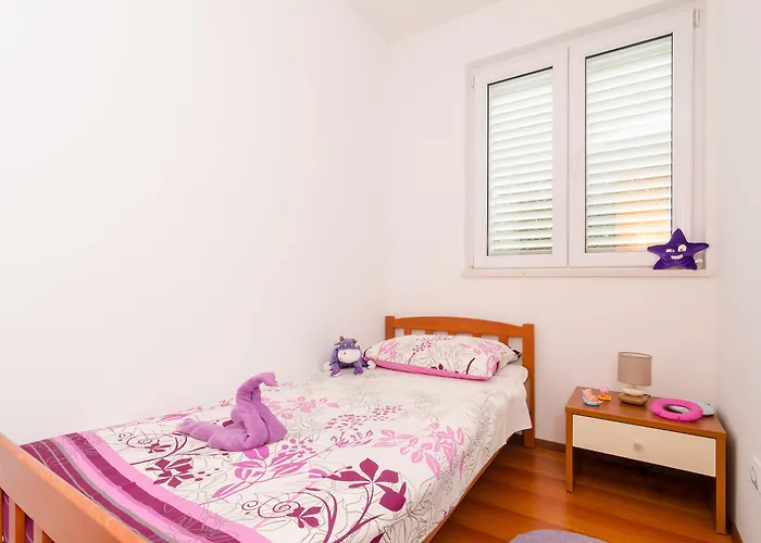 Ira Apartament