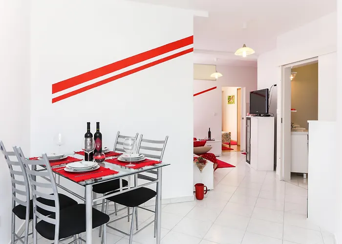 Ira Apartament