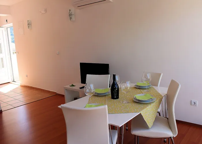 Apartament Ira *