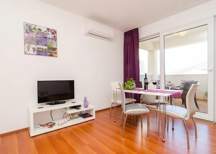 Ira Apartament